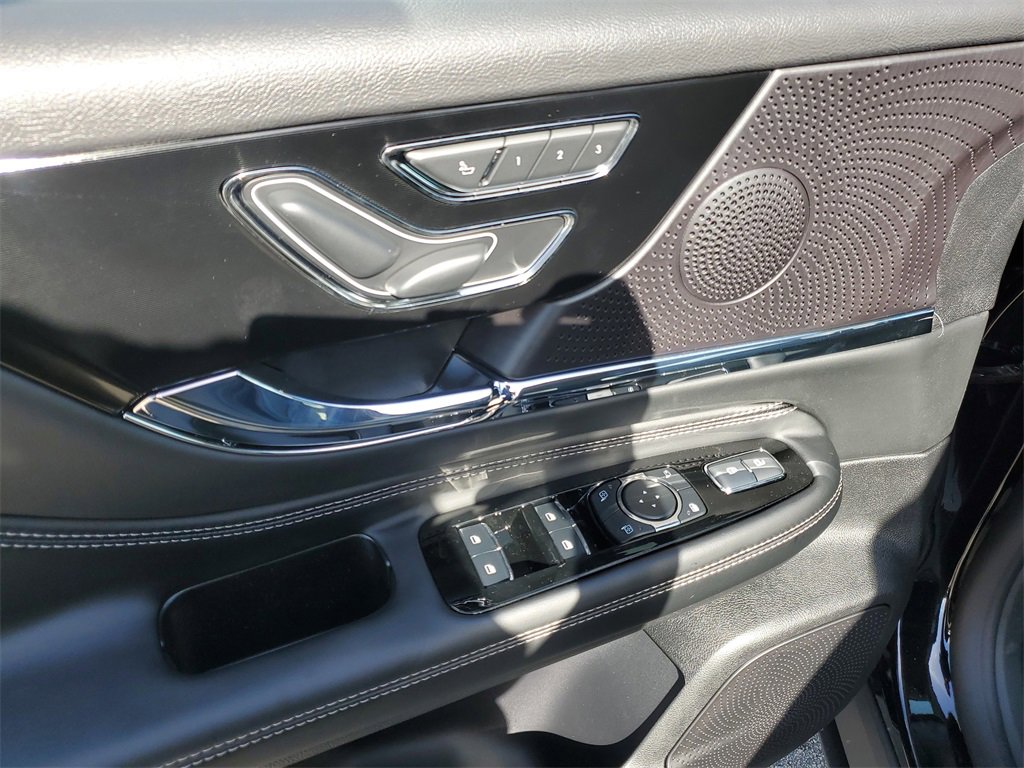 New 2026 Lincoln Corsair Grand Touring w/ Rear Removable Package Tray image 19