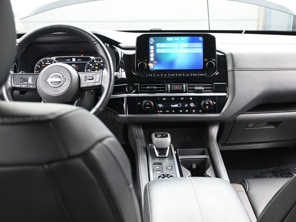 Used 2025 Nissan Pathfinder SL image 14