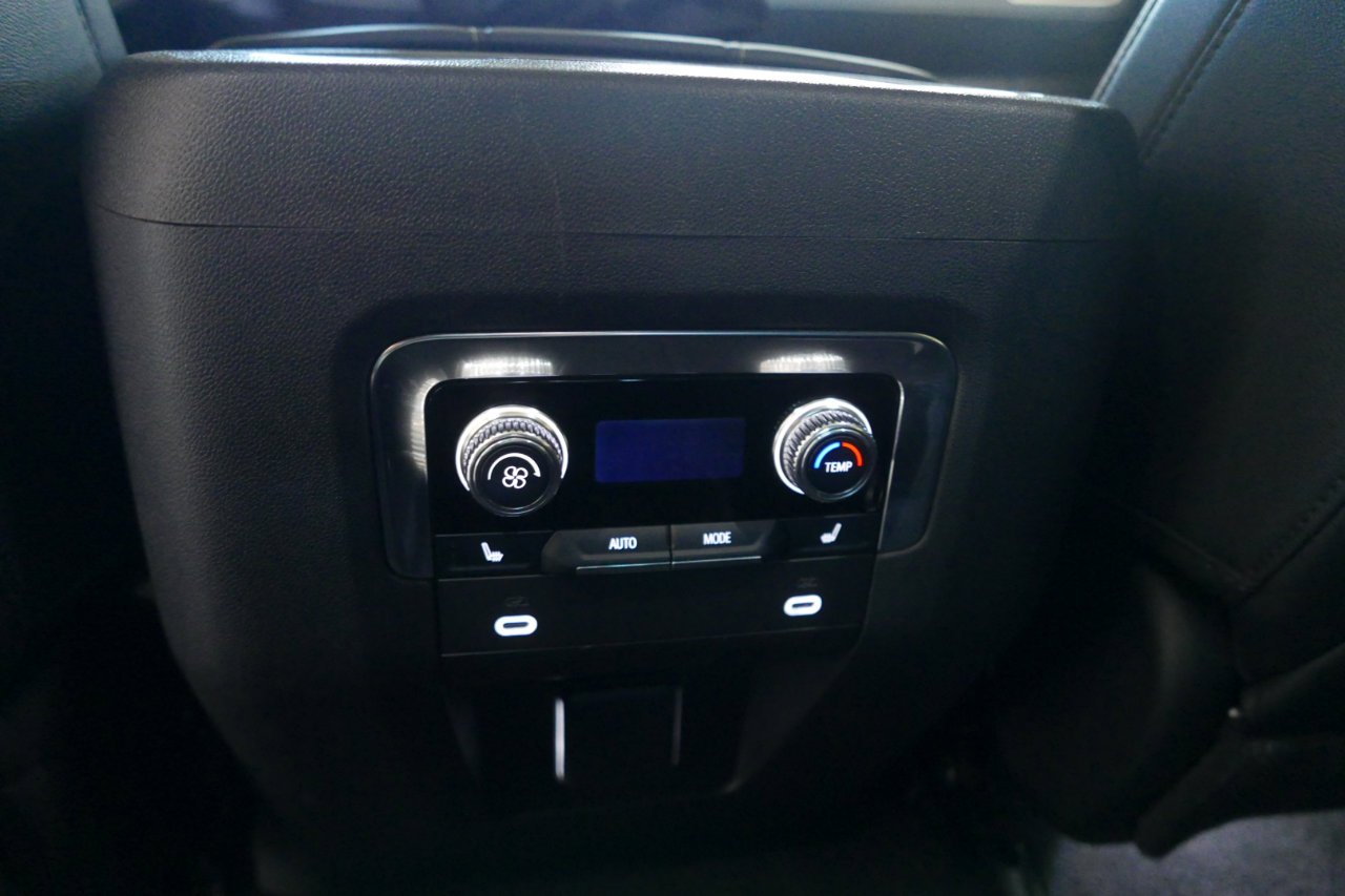 Used 2022 GMC Yukon SLT w/ SLT Premium Package image 30