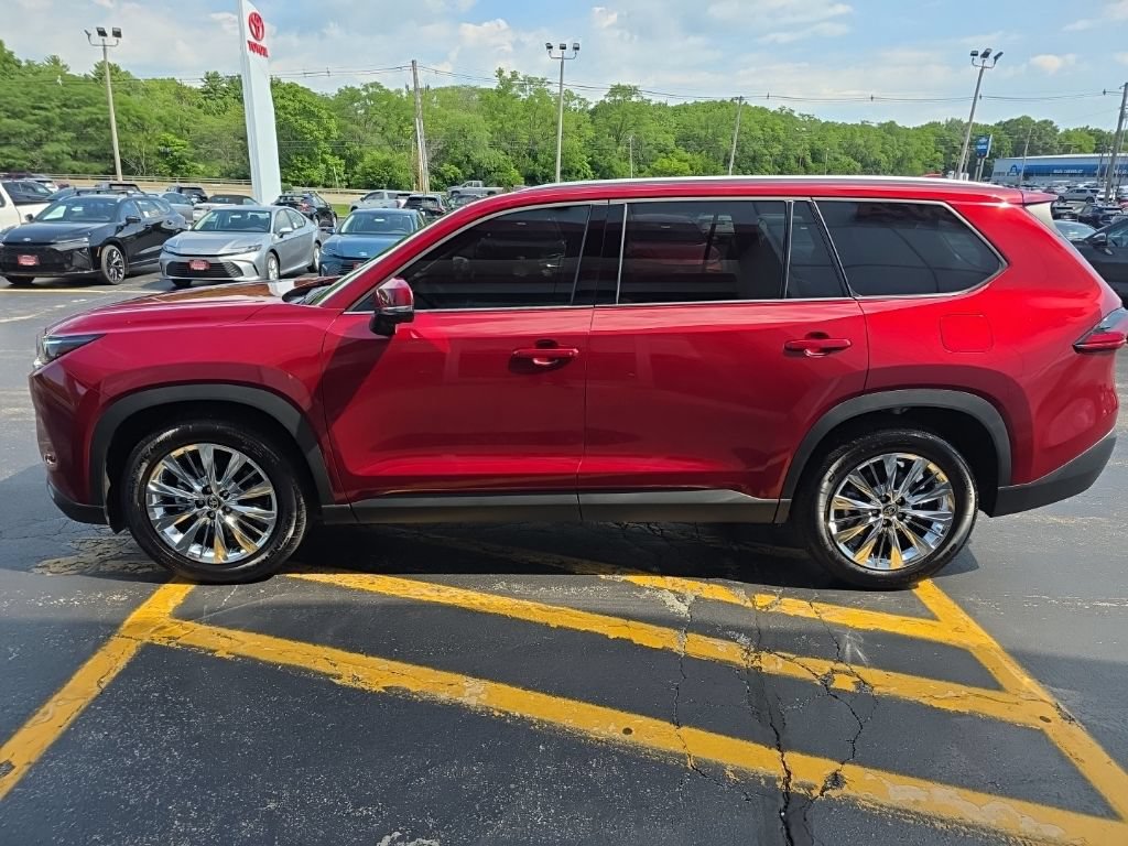 Used 2026 Toyota Grand Highlander AWD image 8