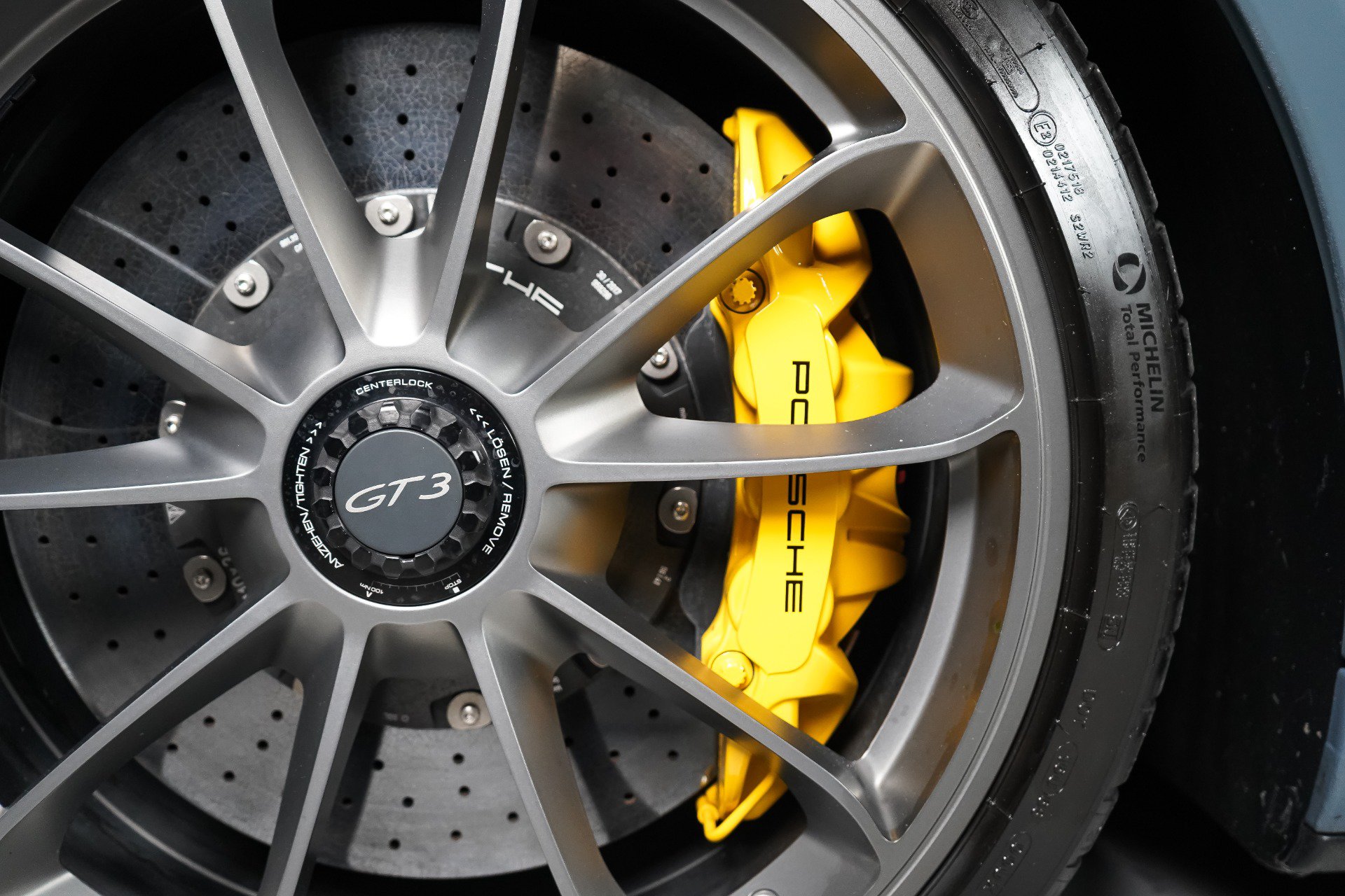 Used 2018 Porsche 911 GT3 RWD image 13