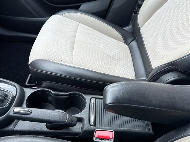 Used 2021 Buick Encore Preferred w/ Safety Package II image 21