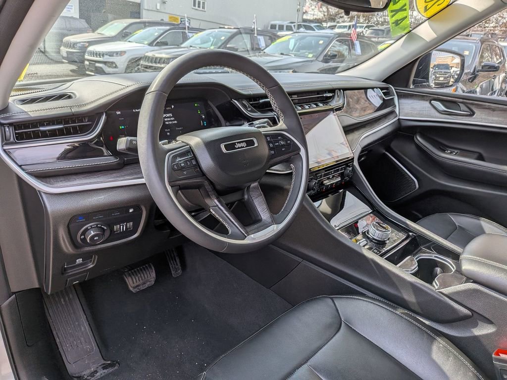 Used 2022 Jeep Grand Cherokee Limited 4xe image 13