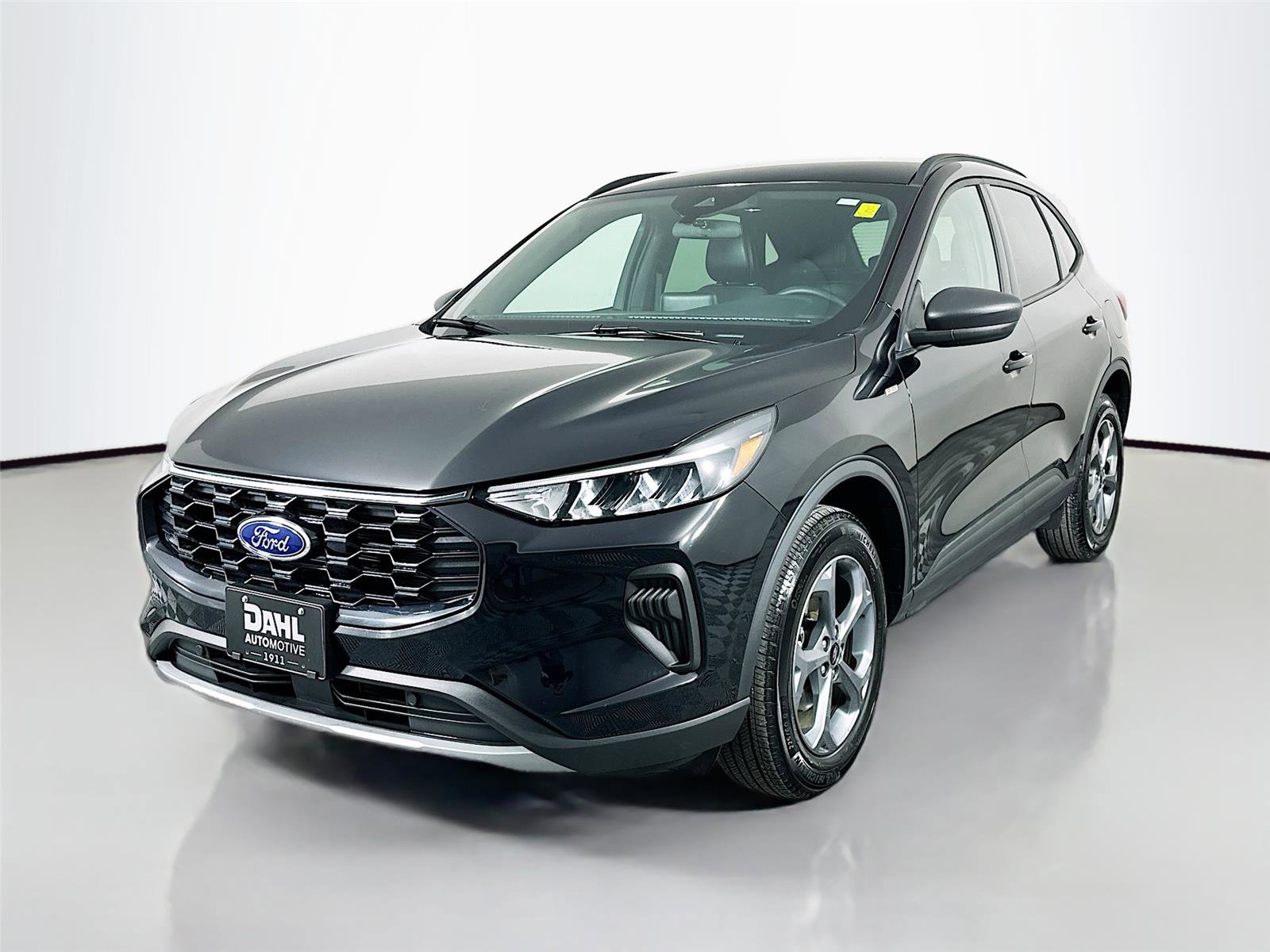 Used 2025 Ford Escape ST-Line image 3