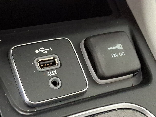 Used 2020 Jeep Cherokee Limited FWD image 23