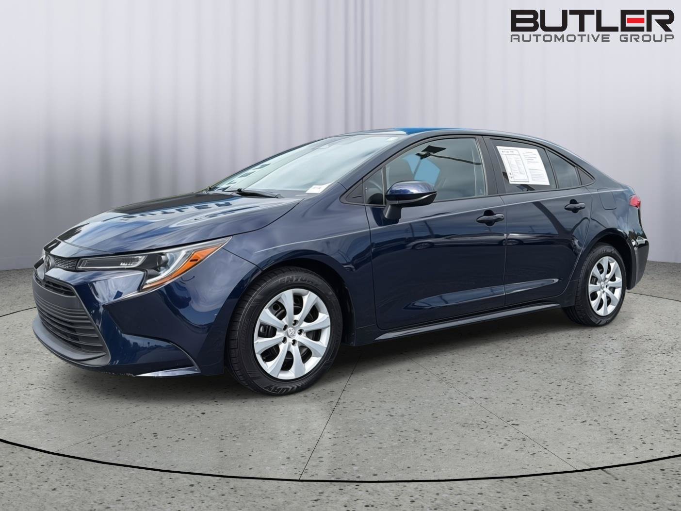Used 2024 Toyota Corolla LE FWD image 2