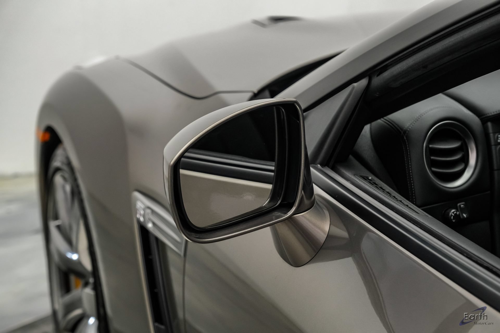 Used 2009 Nissan GT-R Premium AWD/4WD image 44