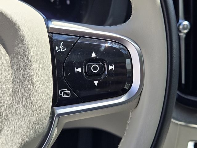 Certified 2023 Volvo XC60 B5 Plus w/ Protection Package Premier FWD image 28