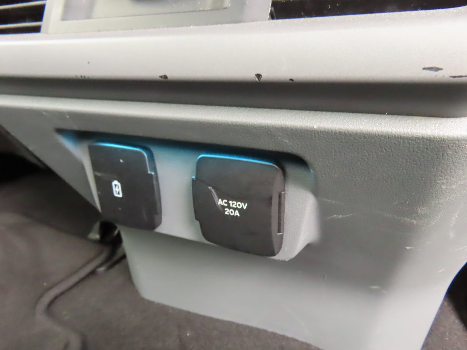 Certified 2024 Ford F150 XLT w/ Mobile Office Package image 37