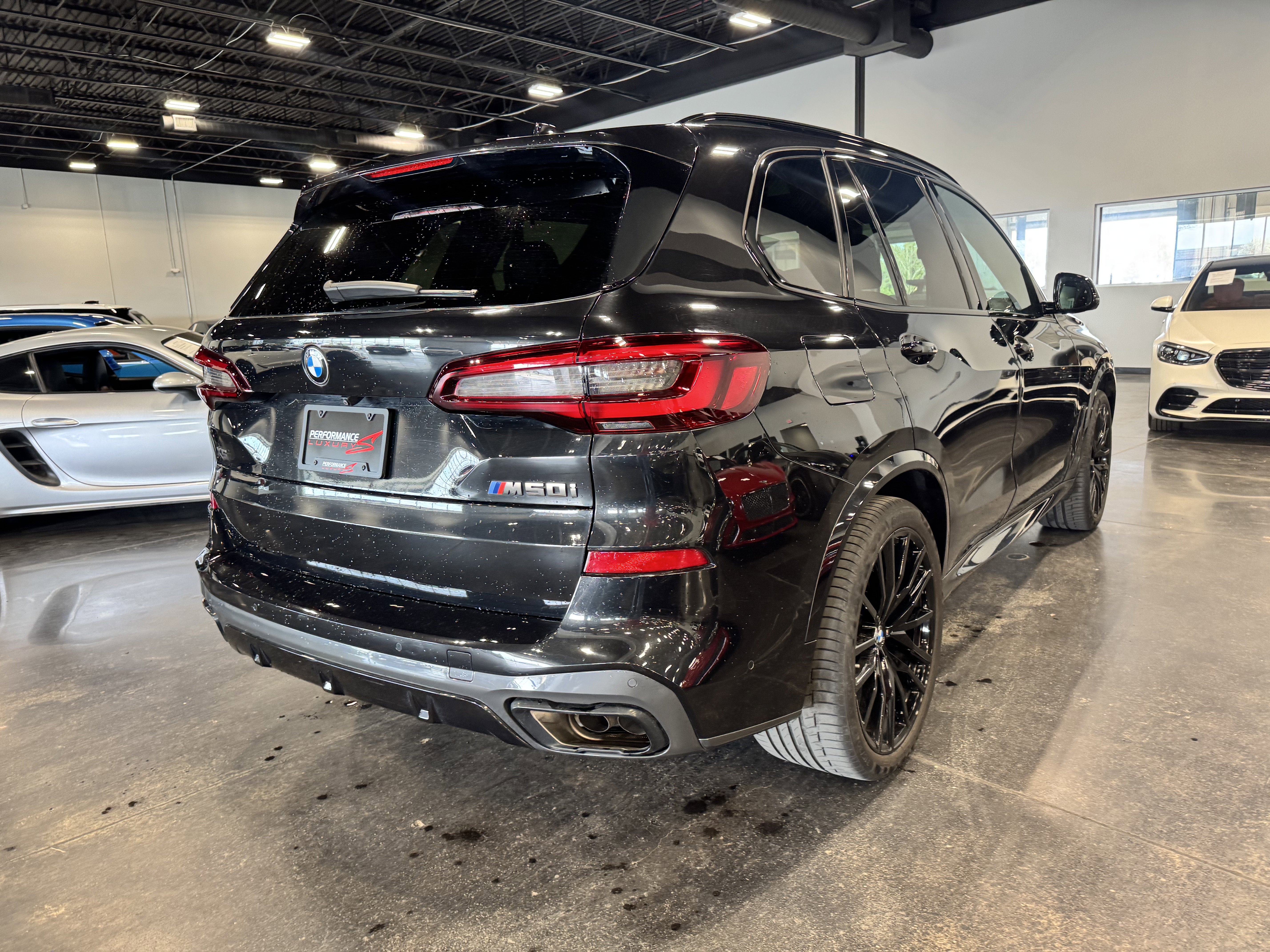 Used 2023 BMW X5 M50i w/ Executive Package image 3