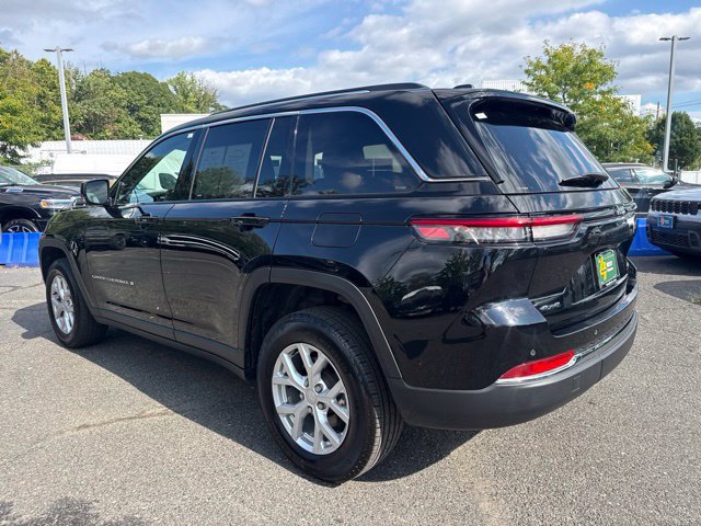 Used 2023 Jeep Grand Cherokee Limited AWD/4WD image 18