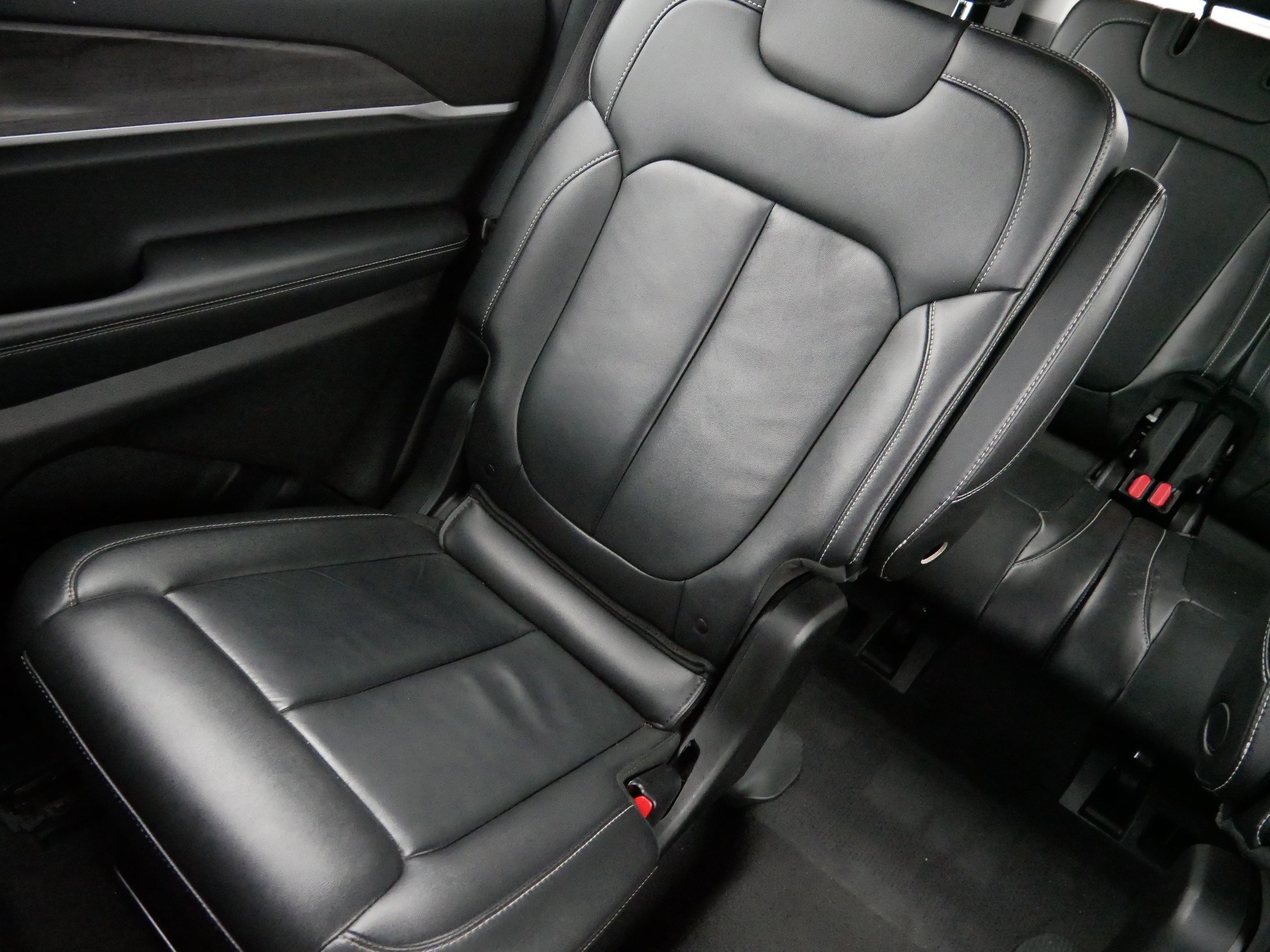 Used 2021 Jeep Grand Cherokee L Limited image 12