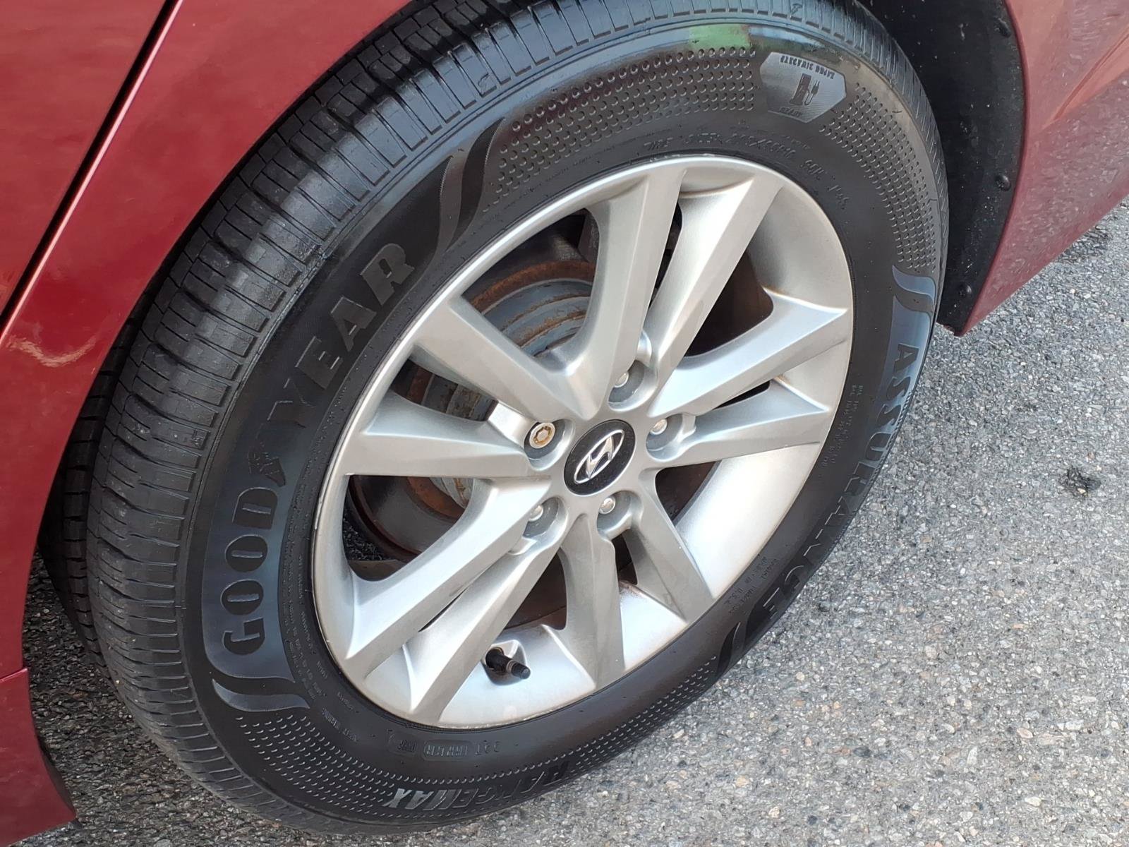 Used 2015 Hyundai Sonata SE FWD image 10