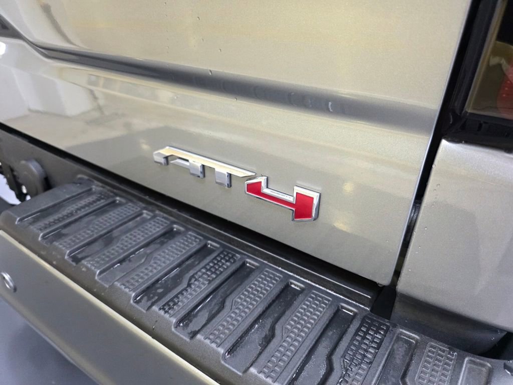Used 2024 GMC Sierra 1500 AT4 w/ Technology Package image 17