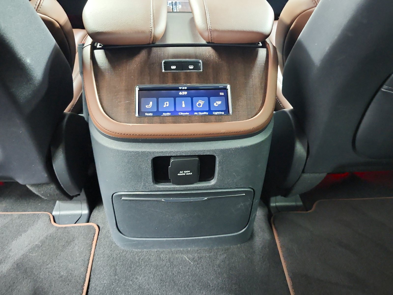 Used 2025 Lincoln Navigator Reserve AWD/4WD image 38
