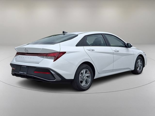 New 2026 Hyundai Elantra SE FWD image 7