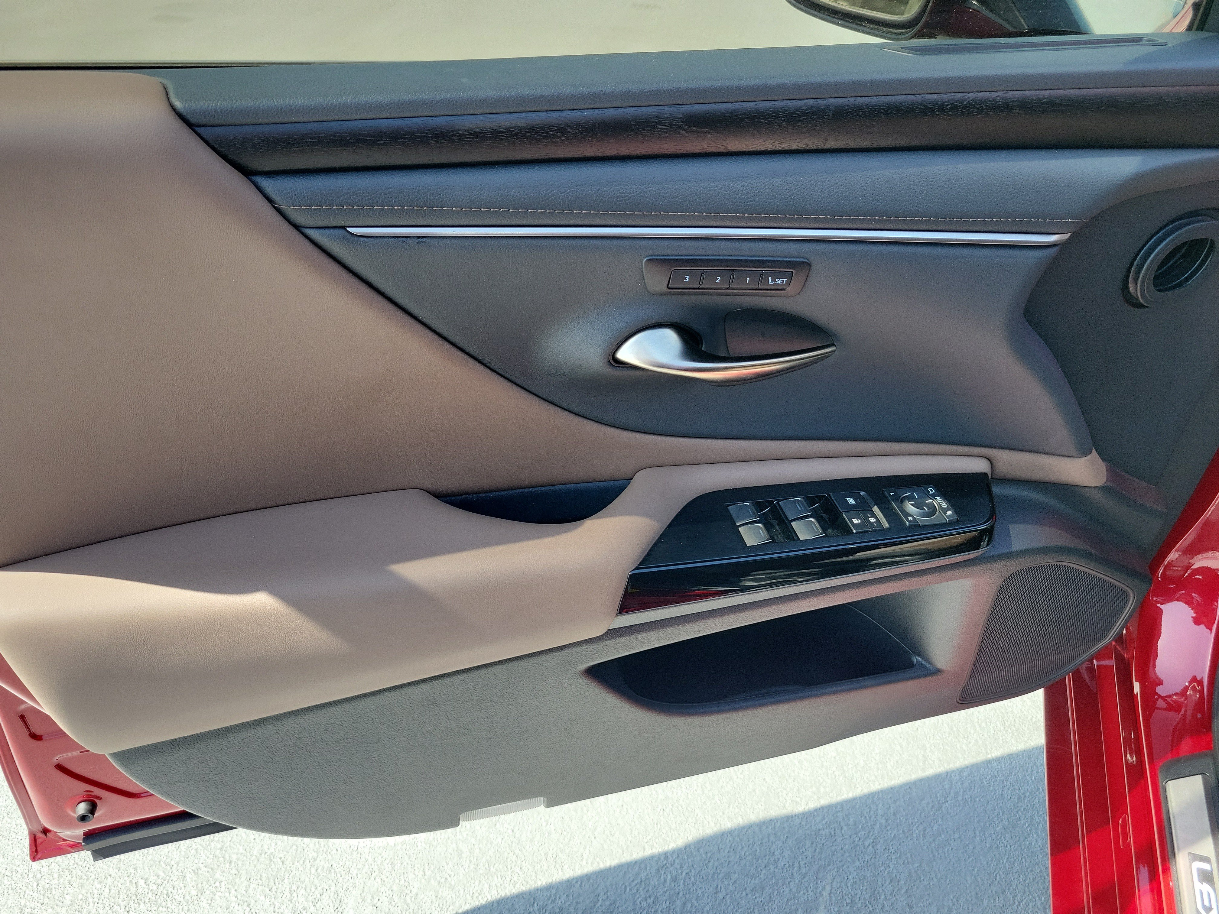 Certified 2025 Lexus ES 350 w/ Premium Package FWD image 19