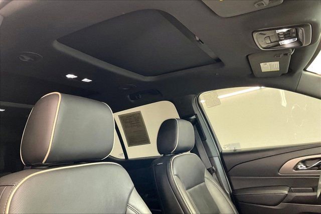 Used 2023 Chevrolet Traverse Premier w/ Redline Edition AWD/4WD image 24
