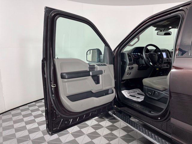 Used 2018 Ford F150 XLT w/ Equipment Group 302A Luxury AWD/4WD image 17