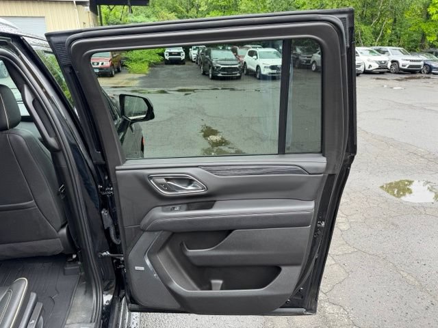Used 2023 GMC Yukon XL SLT w/ SLT Luxury Package AWD/4WD image 15