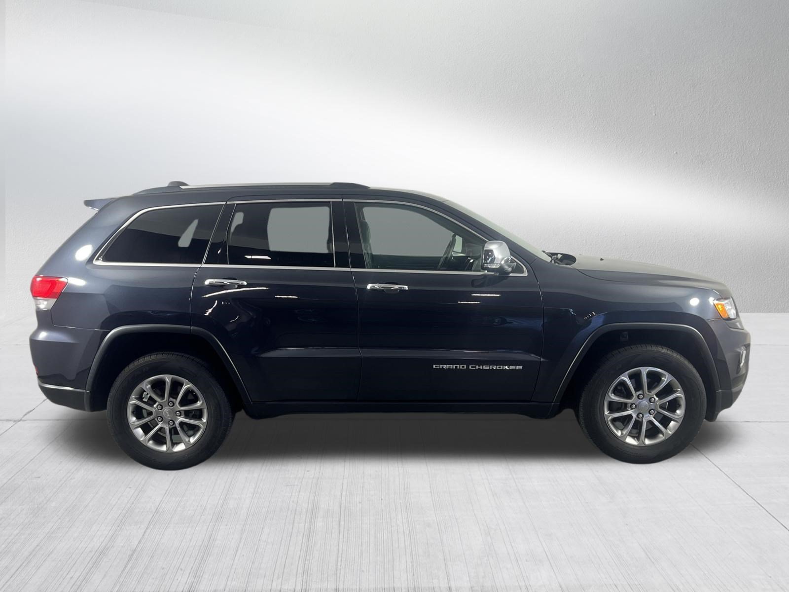 Used 2016 Jeep Grand Cherokee Limited w/ Luxury Group II AWD/4WD image 8