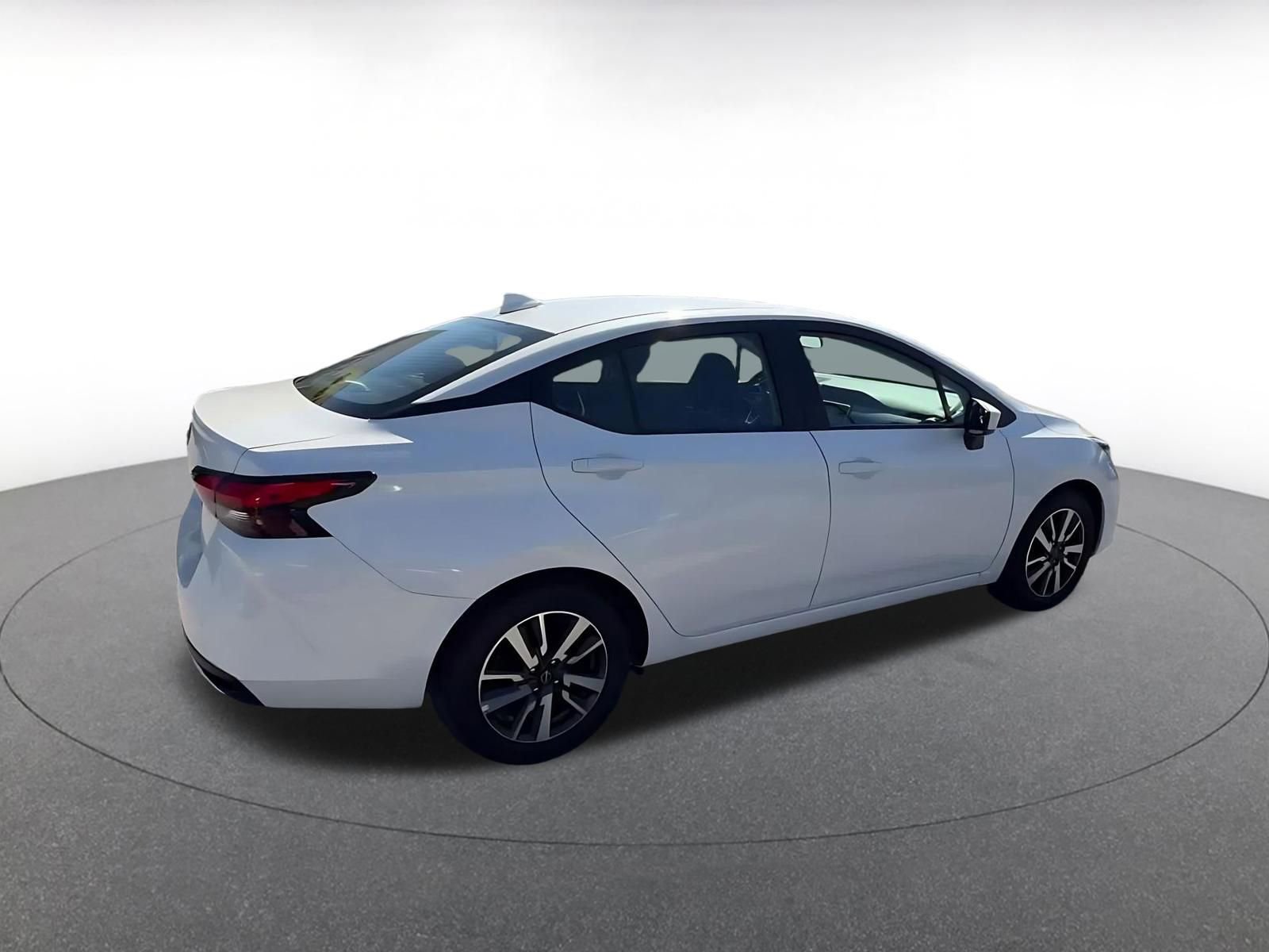 Used 2025 Nissan Versa SV image 14