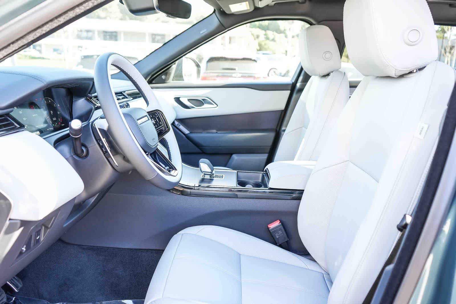 New 2026 Land Rover Range Rover Velar Dynamic SE image 15
