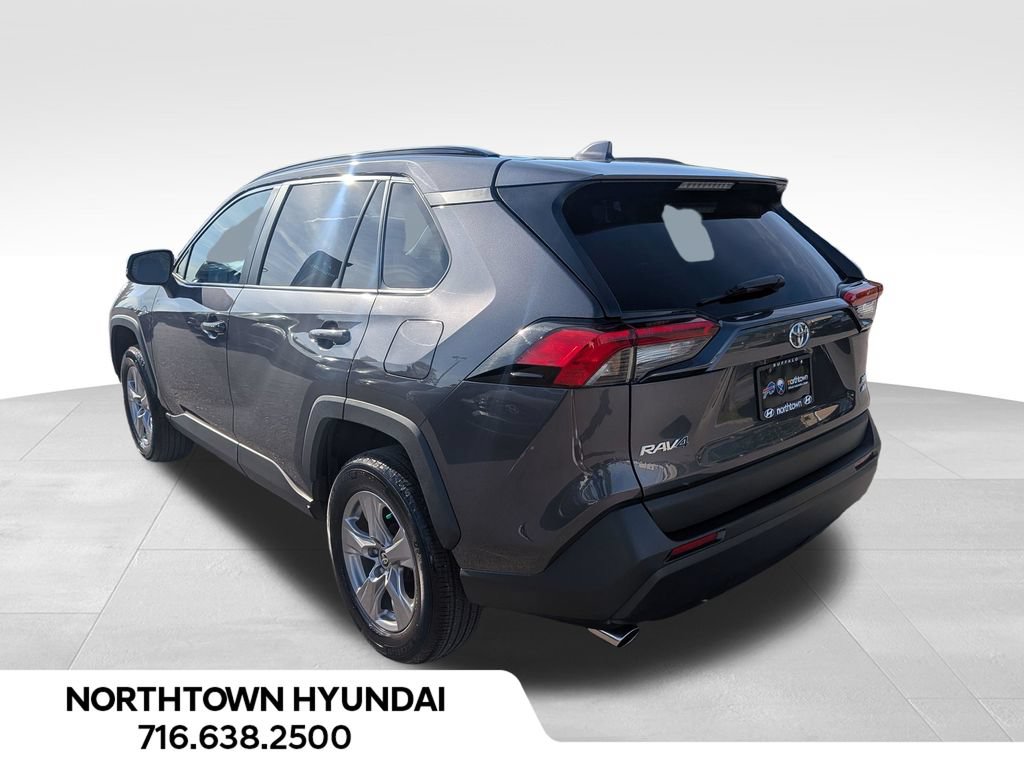 Used 2025 Toyota RAV4 XLE AWD/4WD image 3