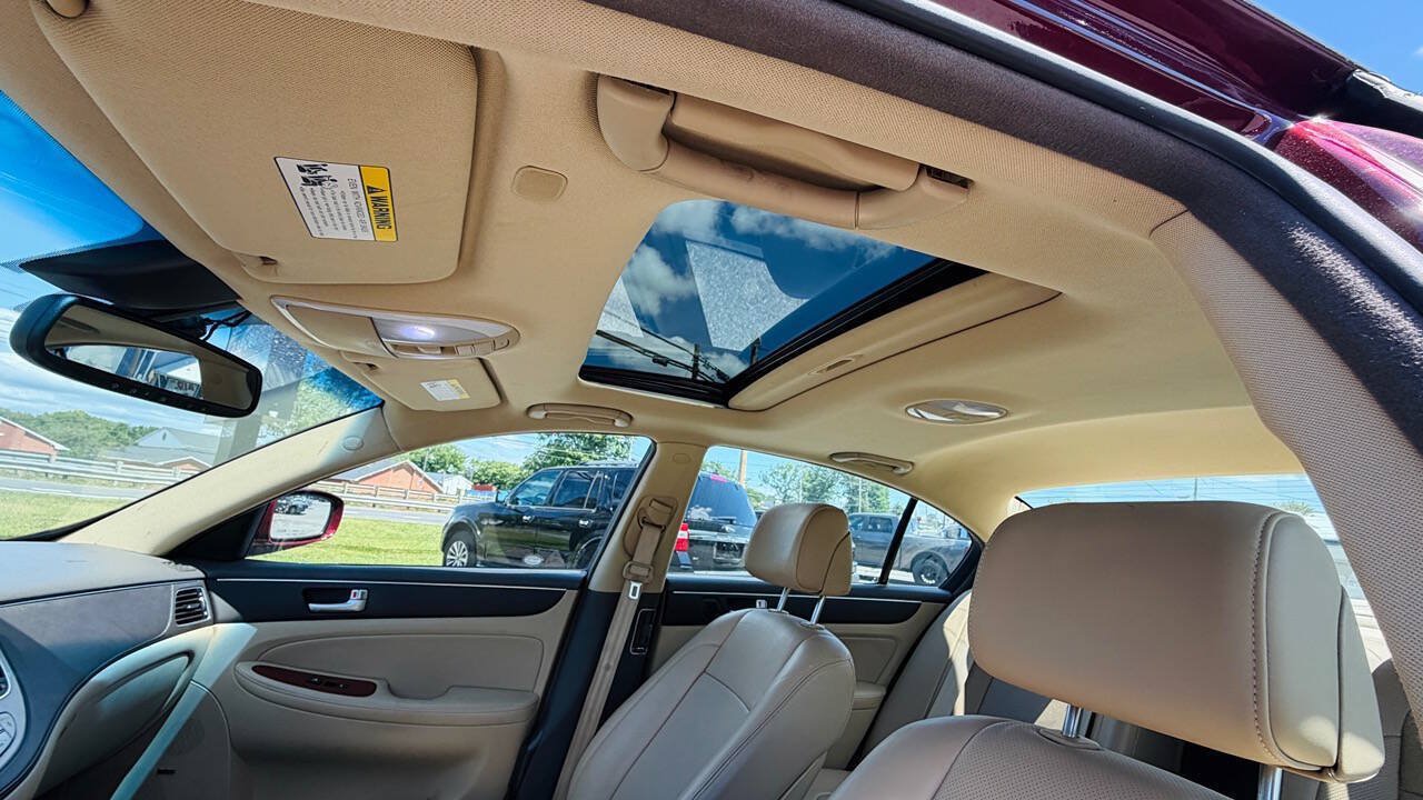 Used 2012 Hyundai Genesis 4.6 RWD image 11