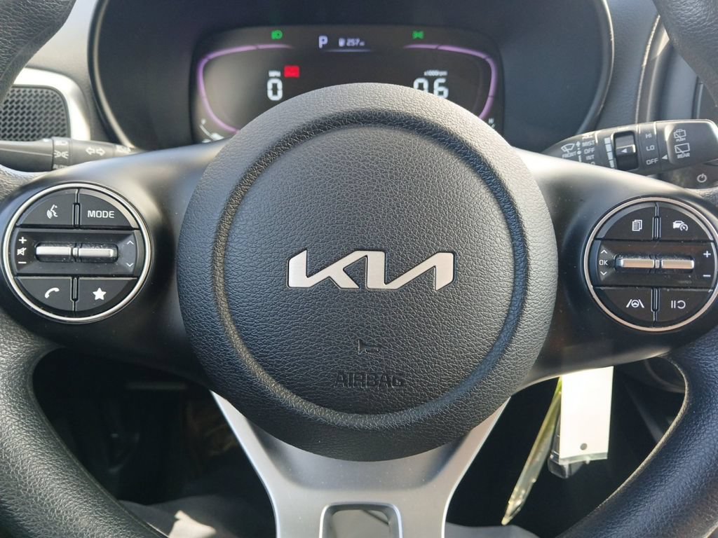 Used 2023 Kia Soul LX w/ LX Technology Package FWD image 23