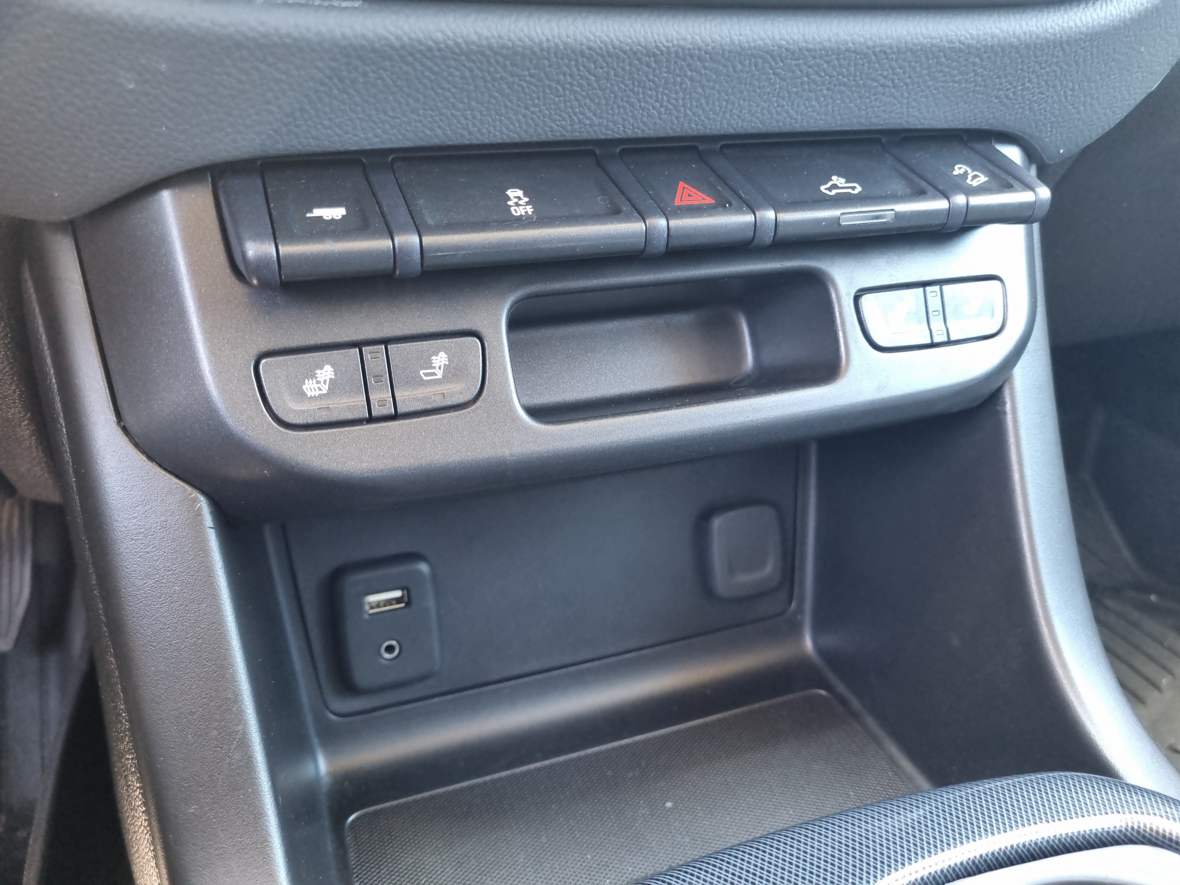 Used 2018 Chevrolet Colorado Z71 w/ Z71 Midnight Edition AWD/4WD image 31