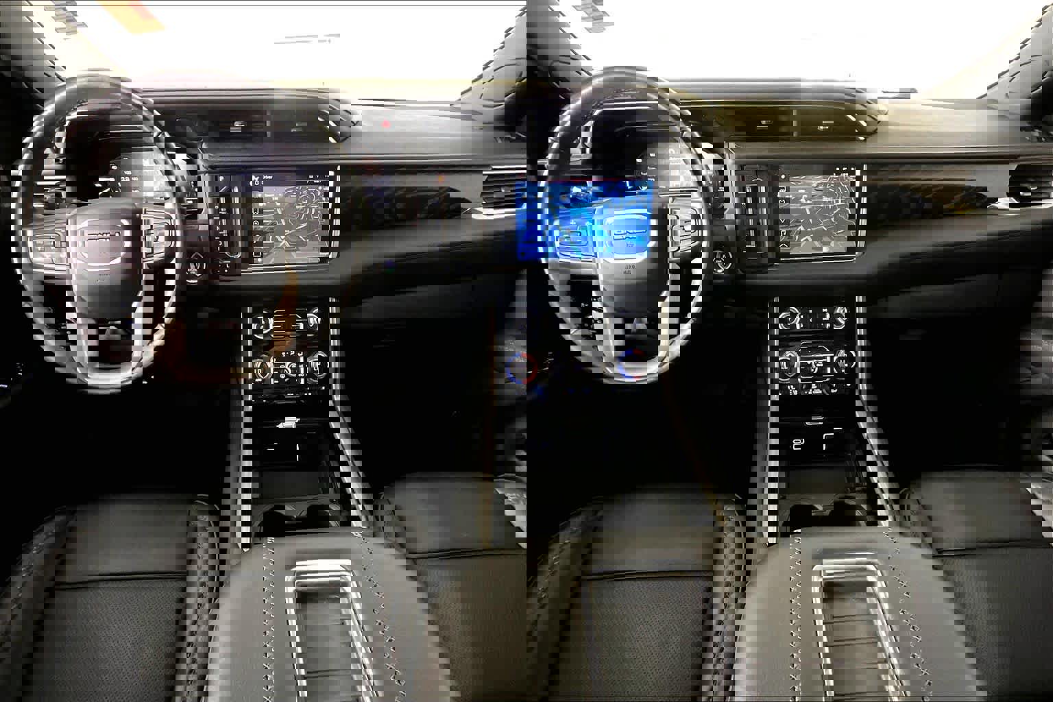 Used 2022 GMC Yukon XL Denali image 13