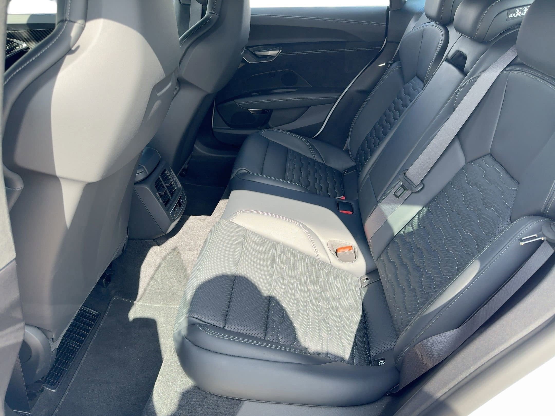 New 2025 Audi RS e-tron GT performance image 15