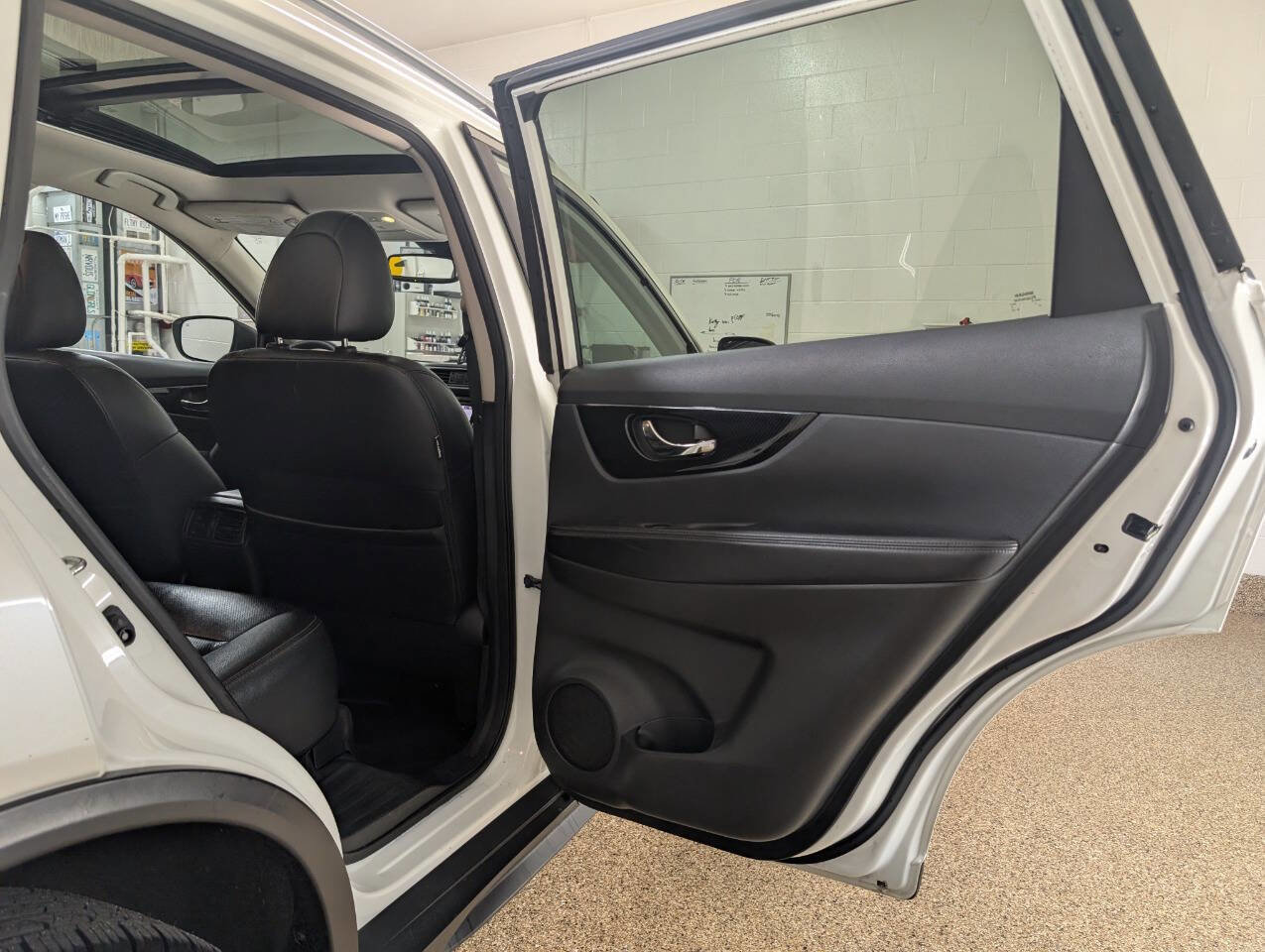 Used 2019 Nissan Rogue SL image 17