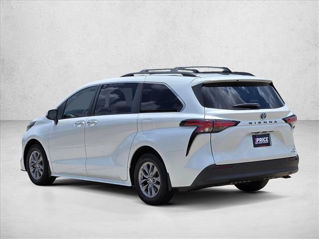 Used 2022 Toyota Sienna XLE FWD image 7