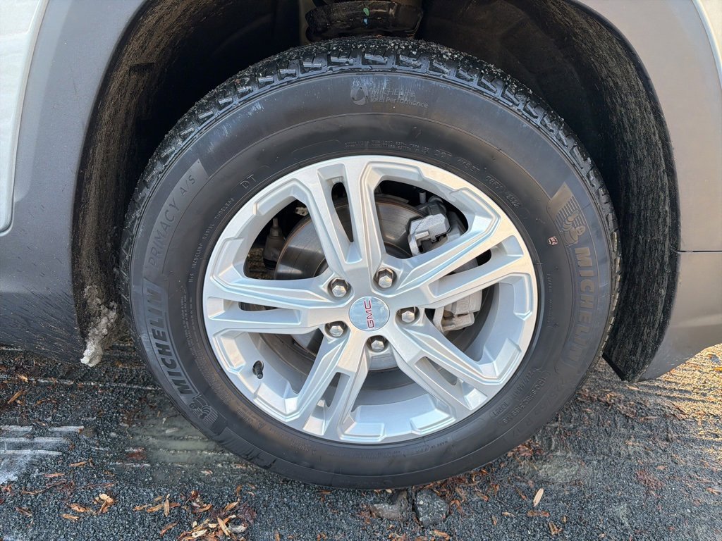 Used 2023 GMC Terrain SLE w/ Driver Convenience Package image 8