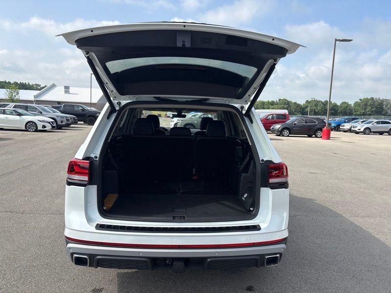 Used 2024 Volkswagen Atlas Peak Edition SEL AWD/4WD image 9
