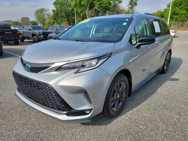 Used 2024 Toyota Sienna XSE w/ XSE Plus Package AWD/4WD image 14