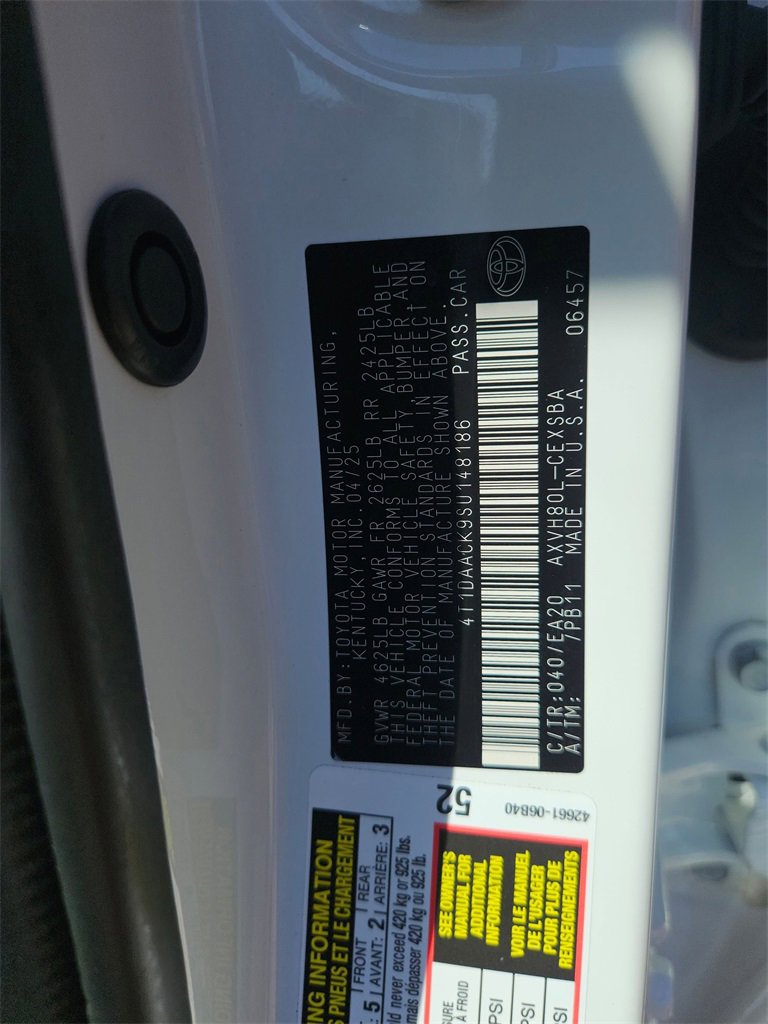 Used 2025 Toyota Camry SE image 30