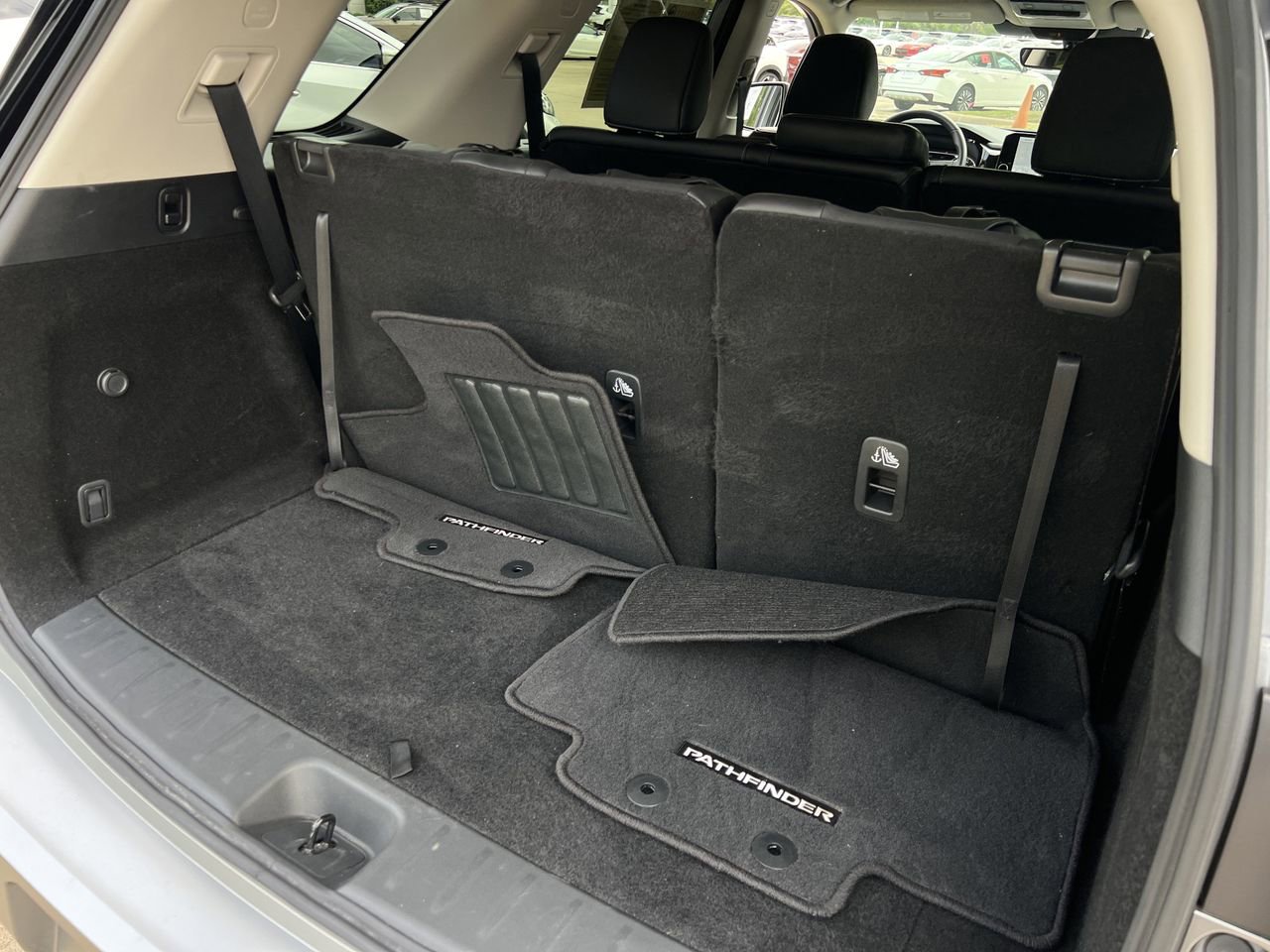 Certified 2025 Nissan Pathfinder SL image 27