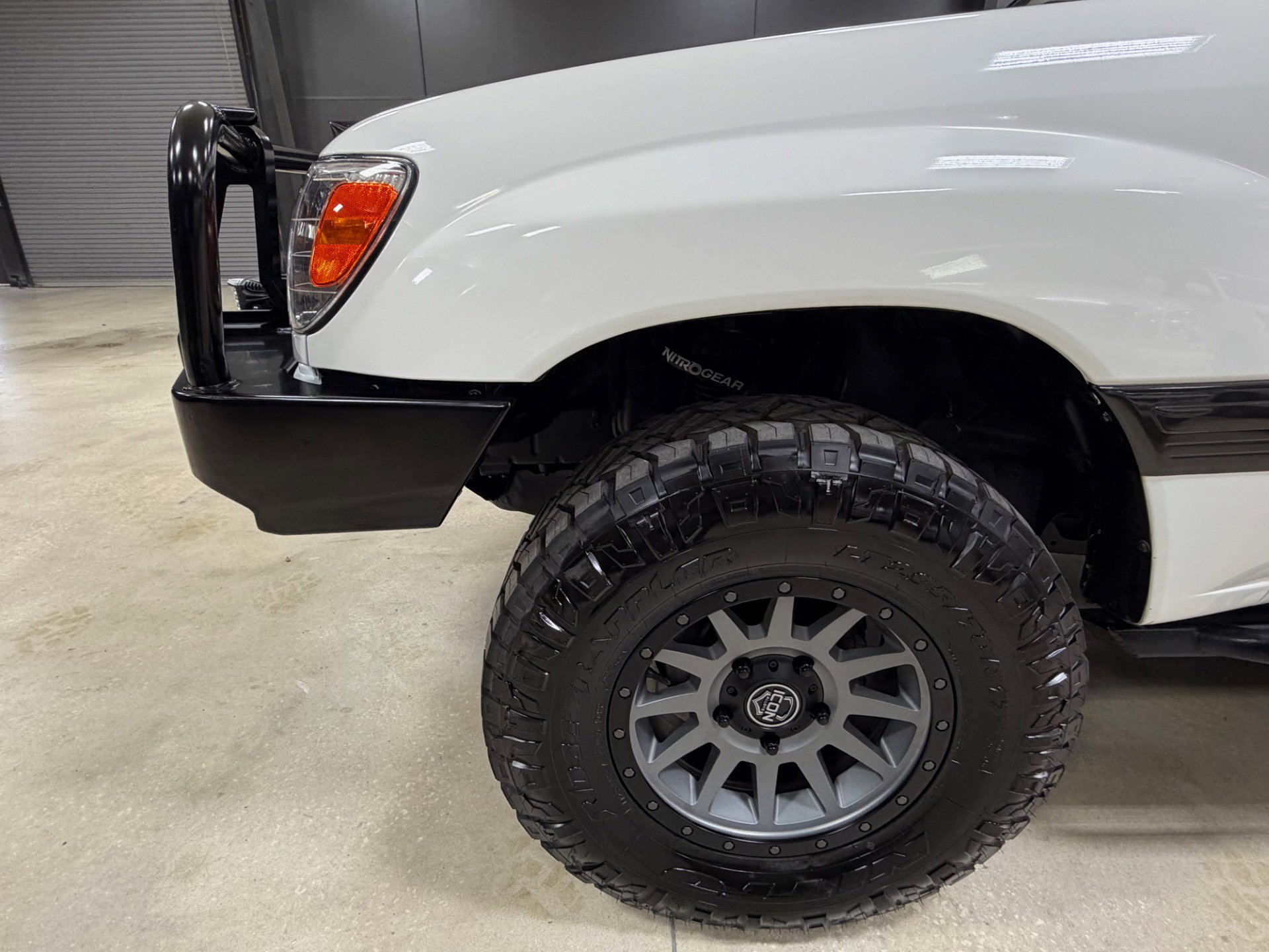 Used 2004 Toyota Land Cruiser image 11