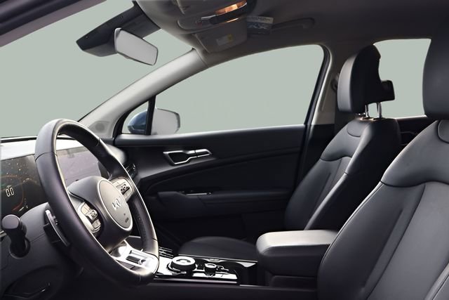 Used 2023 Kia Sportage EX image 12