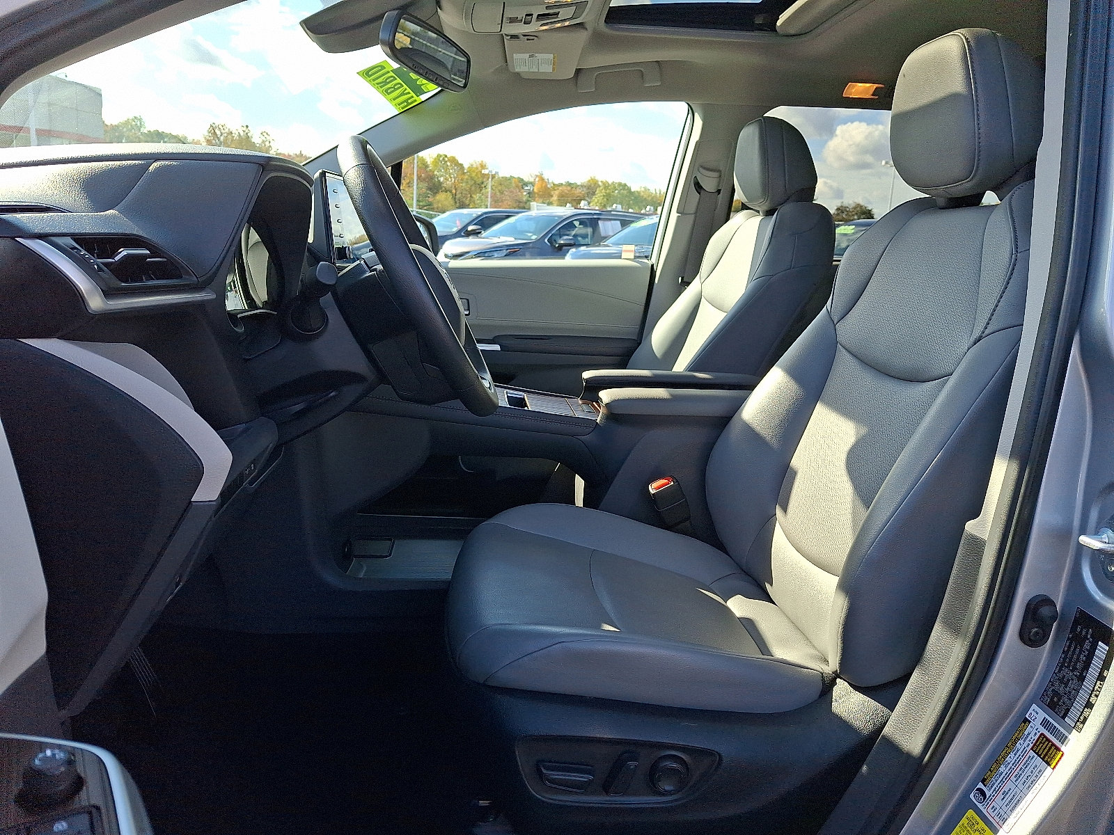 Certified 2024 Toyota Sienna XLE image 14