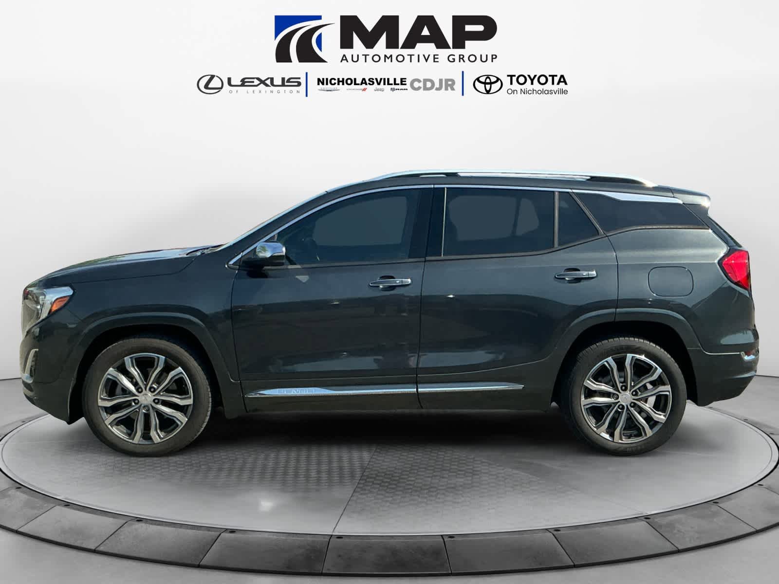 Used 2019 GMC Terrain Denali w/ Advanced Safety Package FWD image 2