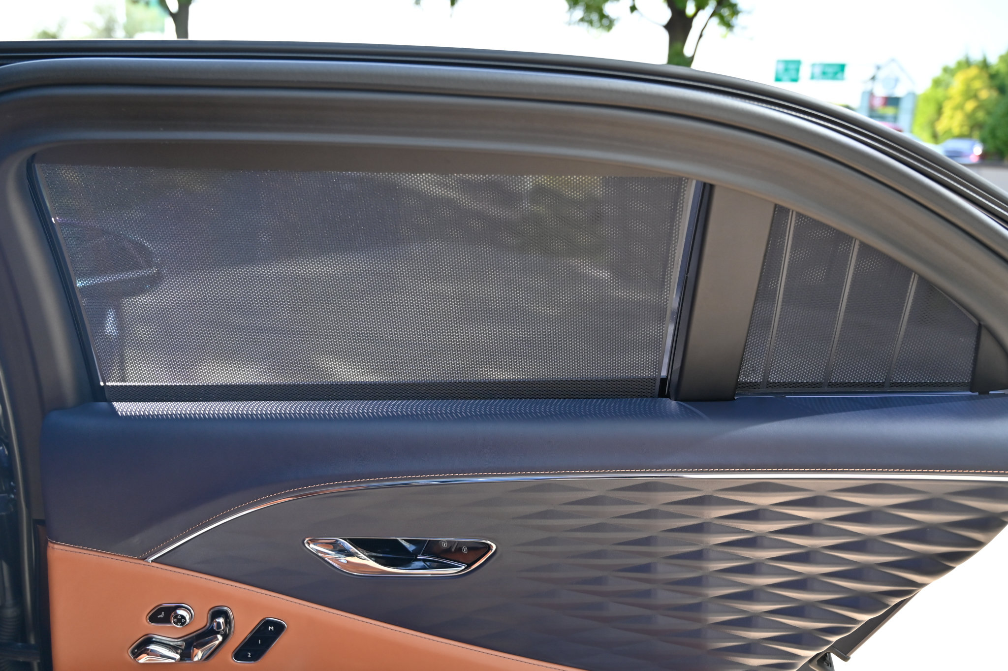 Used 2022 Bentley Flying Spur V8 AWD/4WD image 56