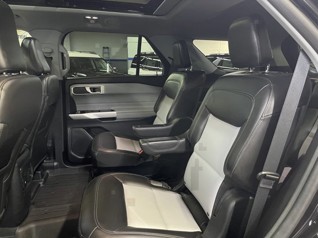 Used 2022 Ford Explorer XLT w/ Equipment Group 202A image 11