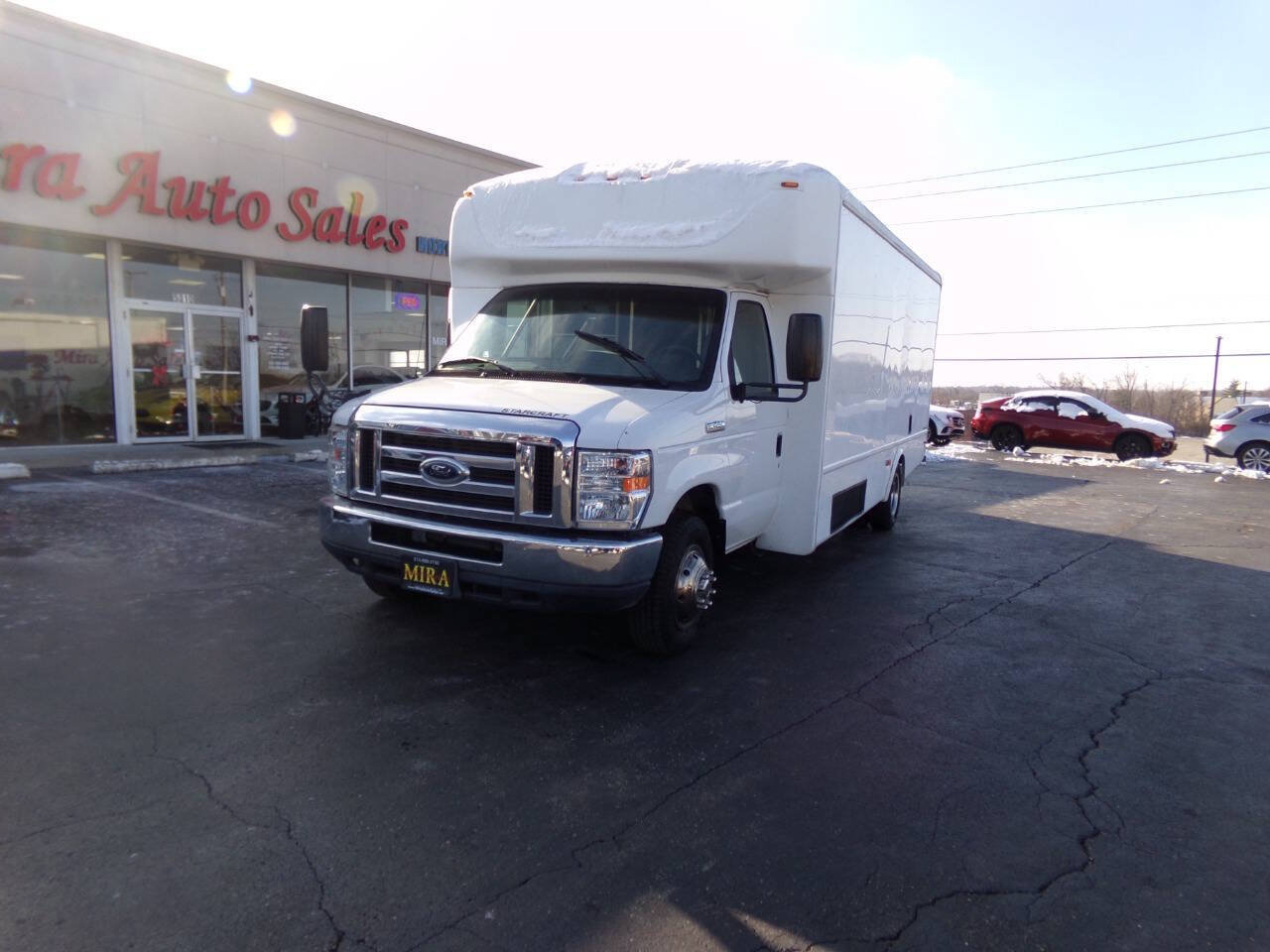 Used 2019 Ford E-450 and Econoline 450 Super Duty w/ Shuttle Bus Prep Package RWD image 2