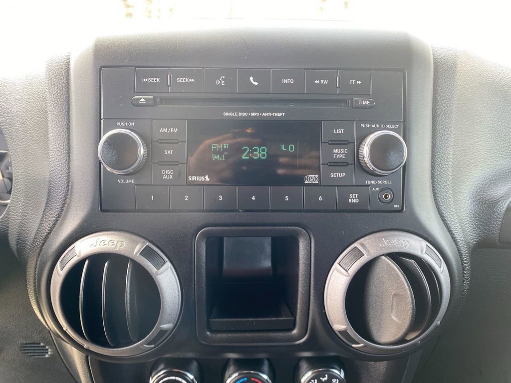 Used 2017 Jeep Wrangler Unlimited Sport w/ Connectivity Group image 16