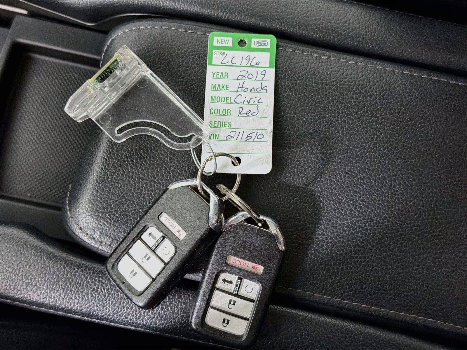 Used 2019 Honda Civic EX-L image 4