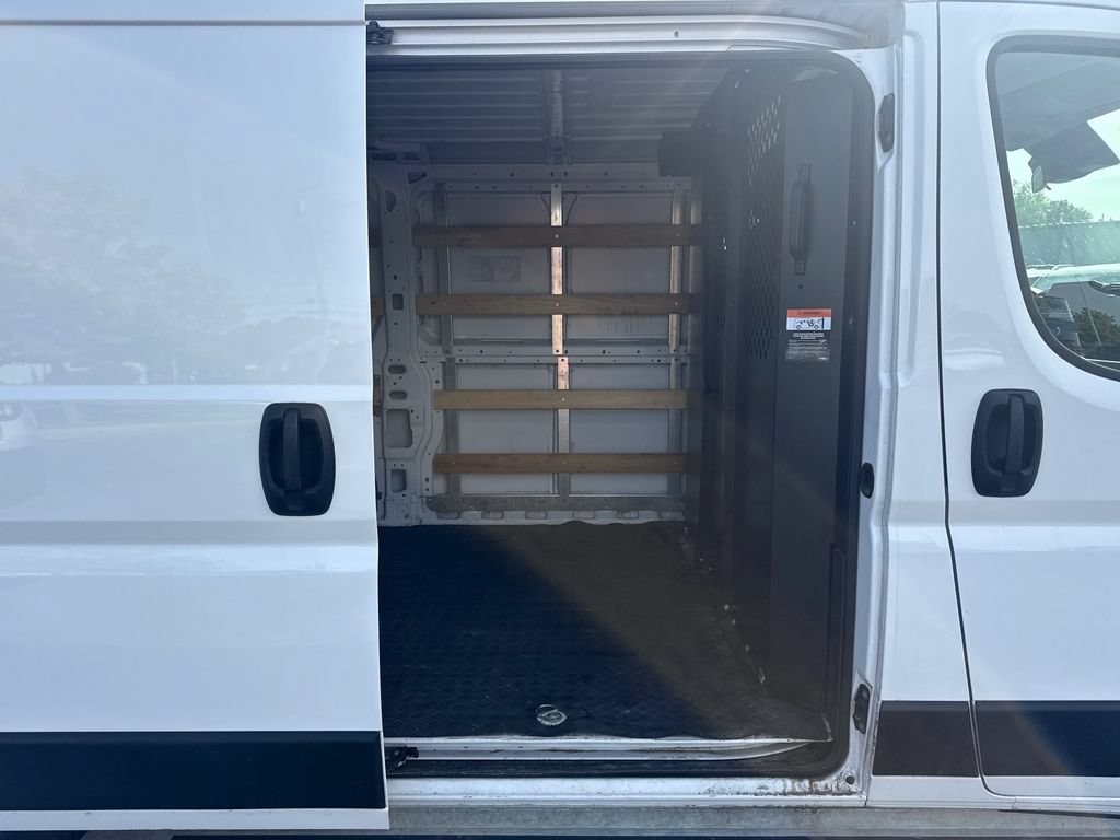 Used 2025 RAM ProMaster 2500 w/ U-Haul Equipment Group FWD image 18